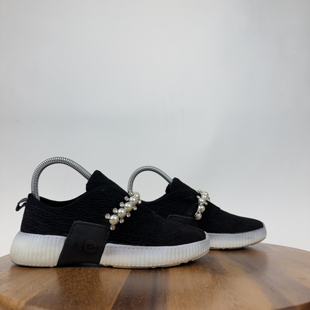 Womens National Comfort Kenzey Black Gem Slip On Low Sneakers Size 6.5 M GUC